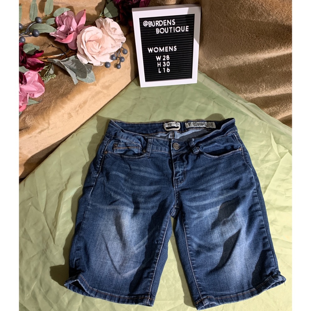4/$15 Indigo Rein • Juniors • Denim Bermuda